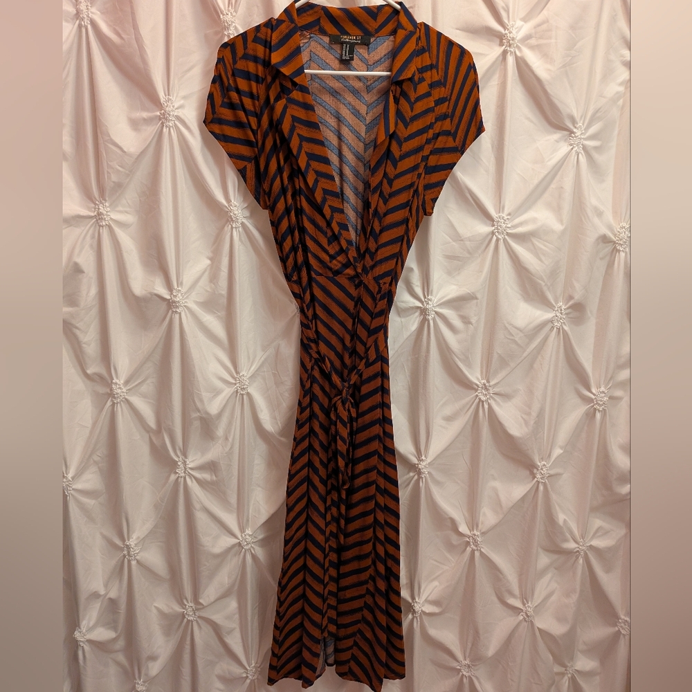 🖤*NWOT*🖤 Forever 21 Striped Red & Black Maxi Dress Medium